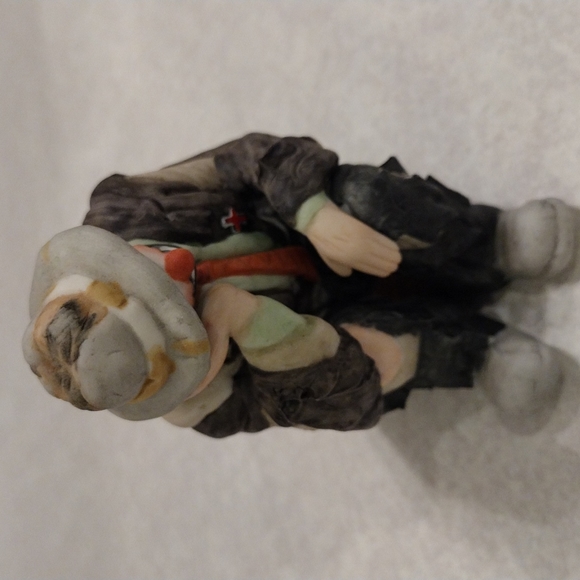 Emmett Kelly Jr. figurine. - Picture 2 of 8